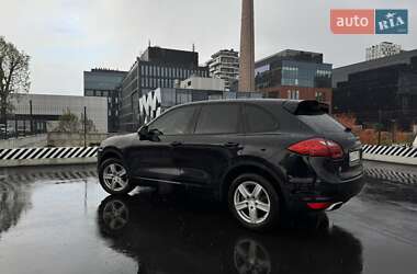 Внедорожник / Кроссовер Porsche Cayenne 2012 в 