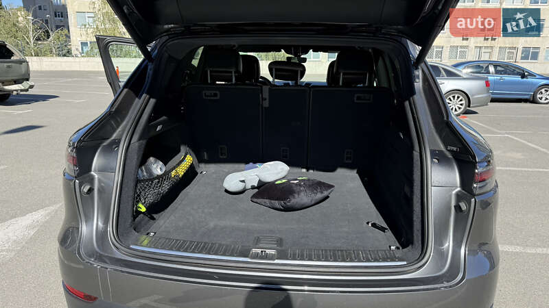 Внедорожник / Кроссовер Porsche Cayenne 2018 в Киеве фото 12 Внедорожник / Кроссовер Porsche Cayenne 2018 в Киеве