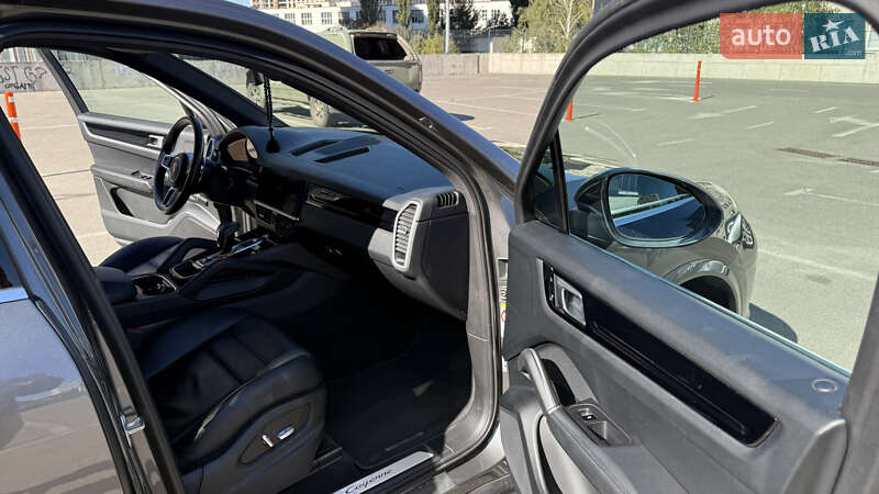 Внедорожник / Кроссовер Porsche Cayenne 2018 в Киеве фото 14 Внедорожник / Кроссовер Porsche Cayenne 2018 в Киеве