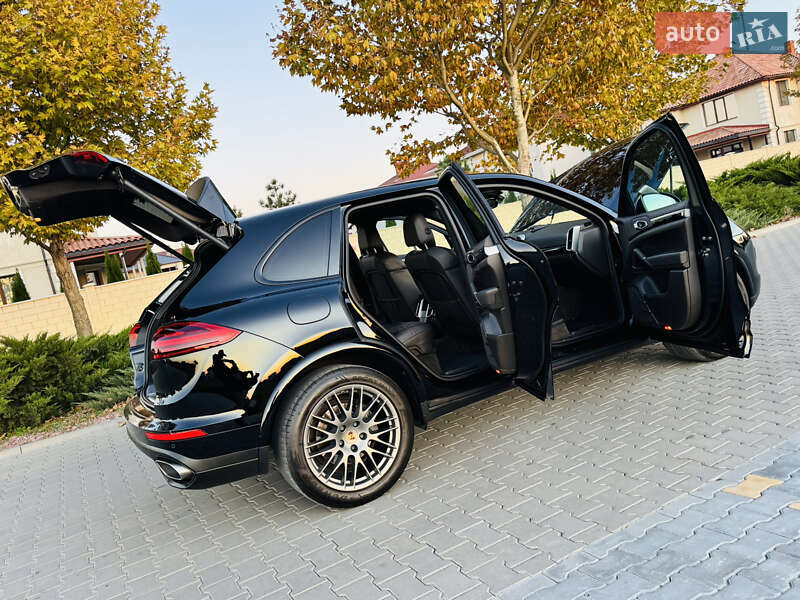 Внедорожник / Кроссовер Porsche Cayenne 2017 в Одессе фото 63 Внедорожник / Кроссовер Porsche Cayenne 2017 в Одессе