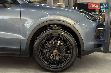 Внедорожник / Кроссовер Porsche Cayenne 2019 в 