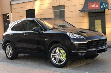 Внедорожник / Кроссовер Porsche Cayenne 2015 в 