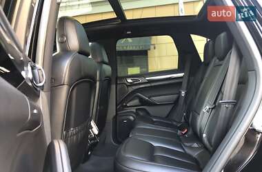 Внедорожник / Кроссовер Porsche Cayenne 2015 в 