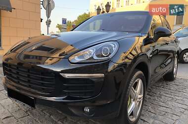 Внедорожник / Кроссовер Porsche Cayenne 2015 в 