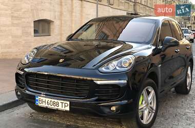 Внедорожник / Кроссовер Porsche Cayenne 2015 в 