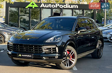 Внедорожник / Кроссовер Porsche Cayenne 2018 в Киеве