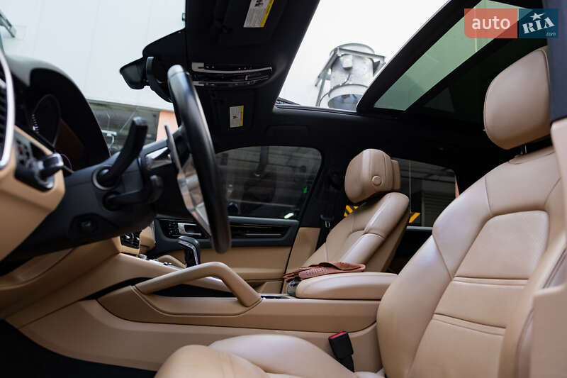 Позашляховик / Кросовер Porsche Cayenne 2020 в Києві