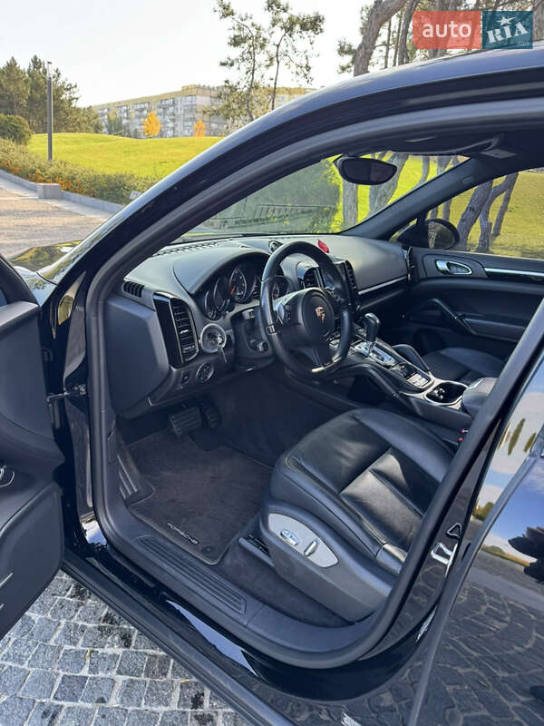 Позашляховик / Кросовер Porsche Cayenne 2014 в Дніпрі фото 16 Позашляховик / Кросовер Porsche Cayenne 2014 в Дніпрі