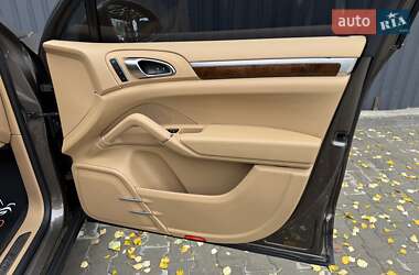 Внедорожник / Кроссовер Porsche Cayenne 2013 в Киеве