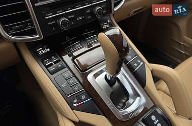 Внедорожник / Кроссовер Porsche Cayenne 2013 в Киеве