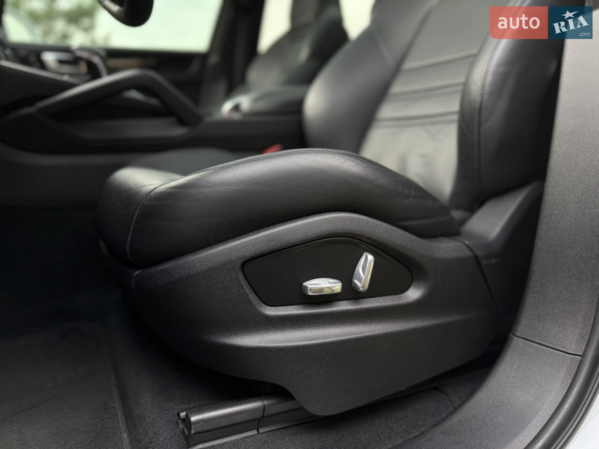 2019 Porsche Cayenne - мініатюра 27
