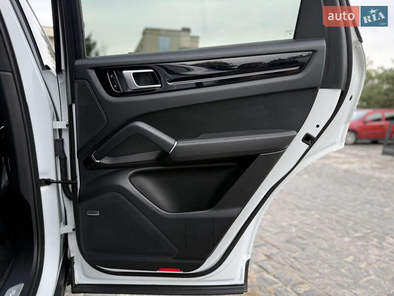 Внедорожник / Кроссовер Porsche Cayenne 2019 в Львове фото 55 Внедорожник / Кроссовер Porsche Cayenne 2019 в Львове