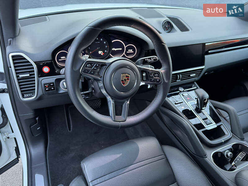 Внедорожник / Кроссовер Porsche Cayenne 2019 в Киеве