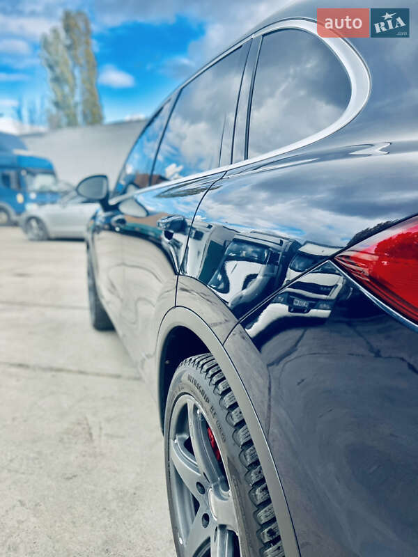 Внедорожник / Кроссовер Porsche Cayenne 2010 в Ровно