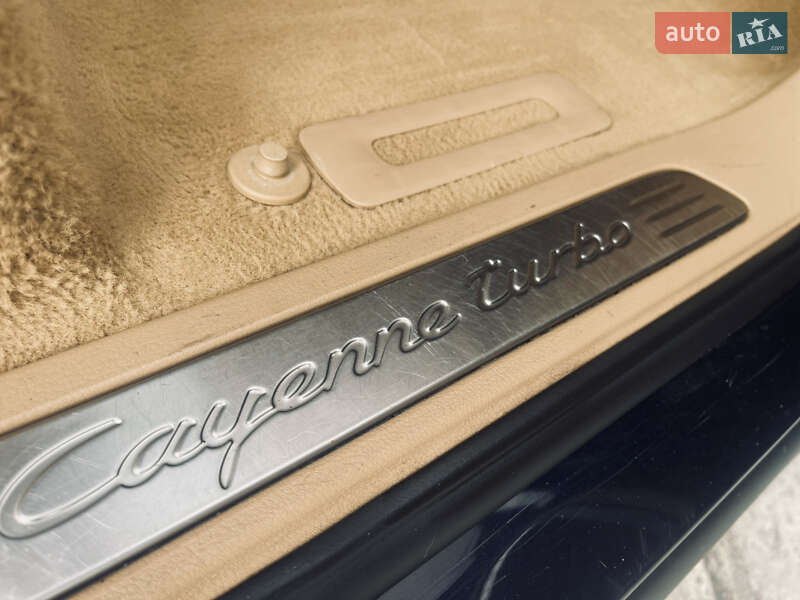 Внедорожник / Кроссовер Porsche Cayenne 2010 в Ровно