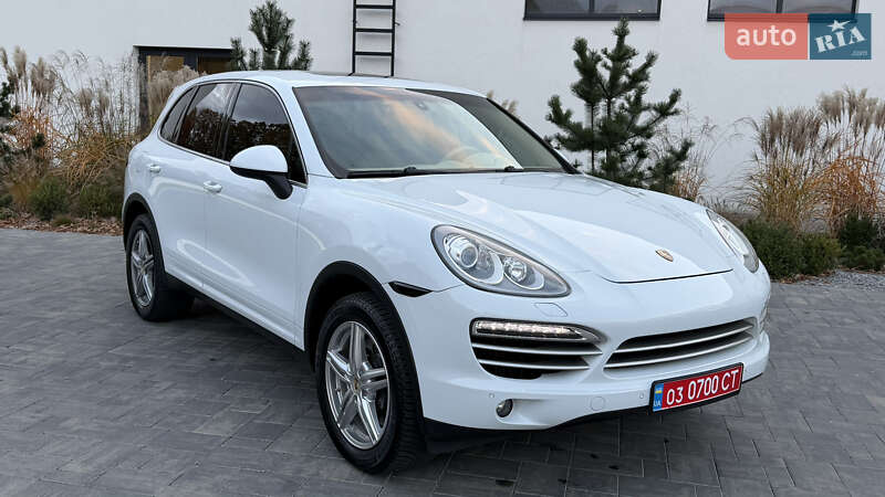 Внедорожник / Кроссовер Porsche Cayenne 2014 в Луцке