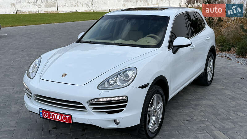 Внедорожник / Кроссовер Porsche Cayenne 2014 в Луцке