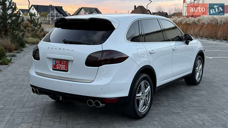 Внедорожник / Кроссовер Porsche Cayenne 2014 в Луцке