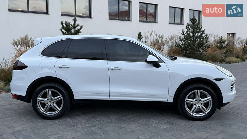 Внедорожник / Кроссовер Porsche Cayenne 2014 в Луцке