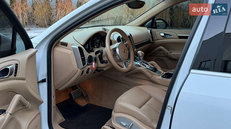 Внедорожник / Кроссовер Porsche Cayenne 2014 в Луцке
