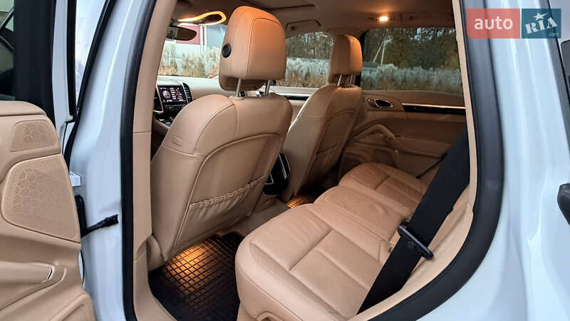 Внедорожник / Кроссовер Porsche Cayenne 2014 в Луцке