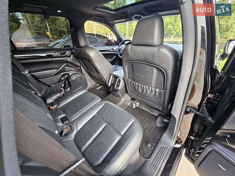 Внедорожник / Кроссовер Porsche Cayenne 2013 в Полтаве фото 70 Внедорожник / Кроссовер Porsche Cayenne 2013 в Полтаве