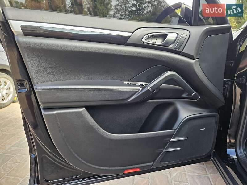 Внедорожник / Кроссовер Porsche Cayenne 2013 в Полтаве фото 101 Внедорожник / Кроссовер Porsche Cayenne 2013 в Полтаве