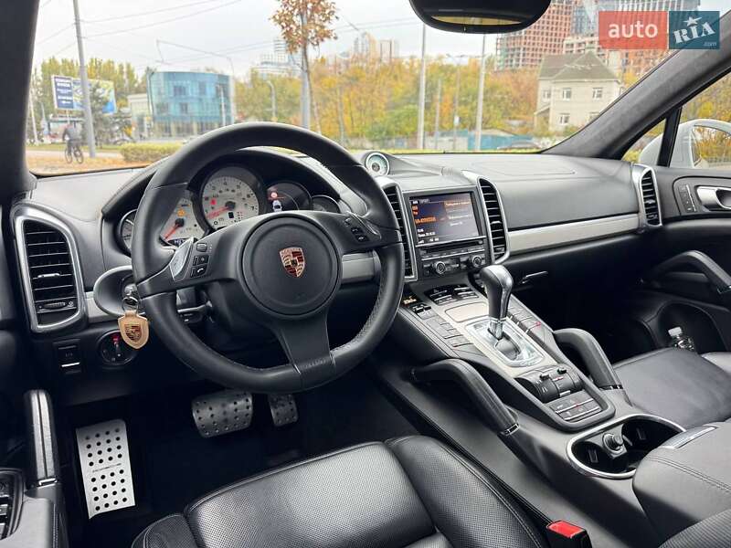Внедорожник / Кроссовер Porsche Cayenne 2012 в Днепре