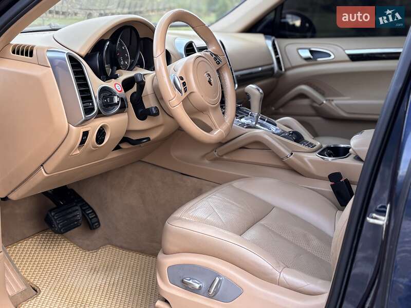 Позашляховик / Кросовер Porsche Cayenne 2011 в Тернополі