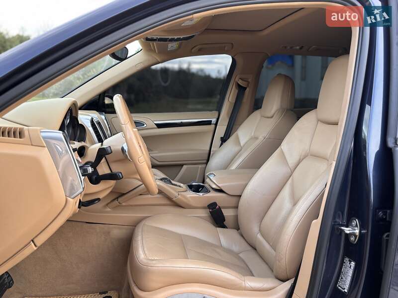 Позашляховик / Кросовер Porsche Cayenne 2011 в Тернополі