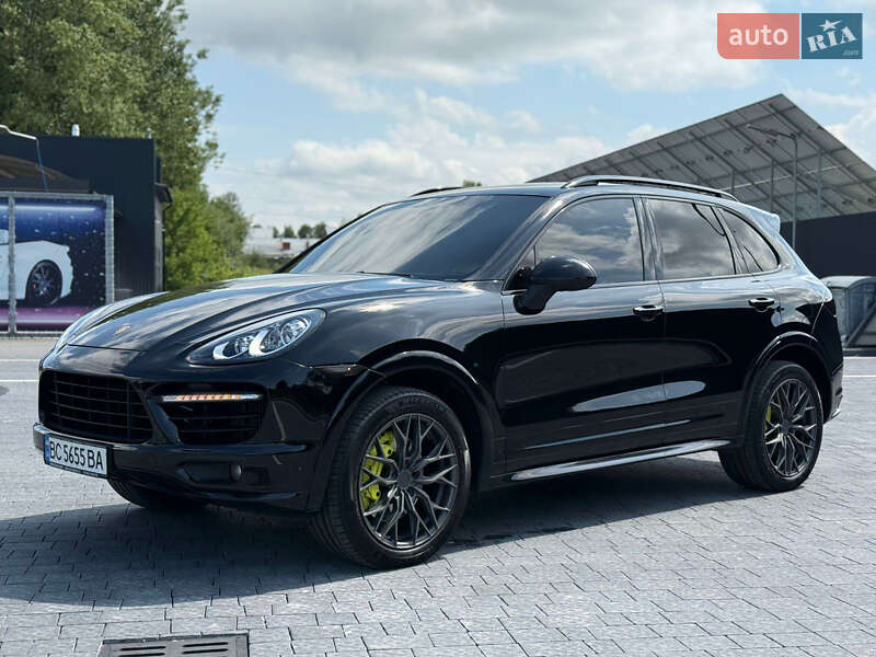 Позашляховик / Кросовер Porsche Cayenne 2013 в Самборі