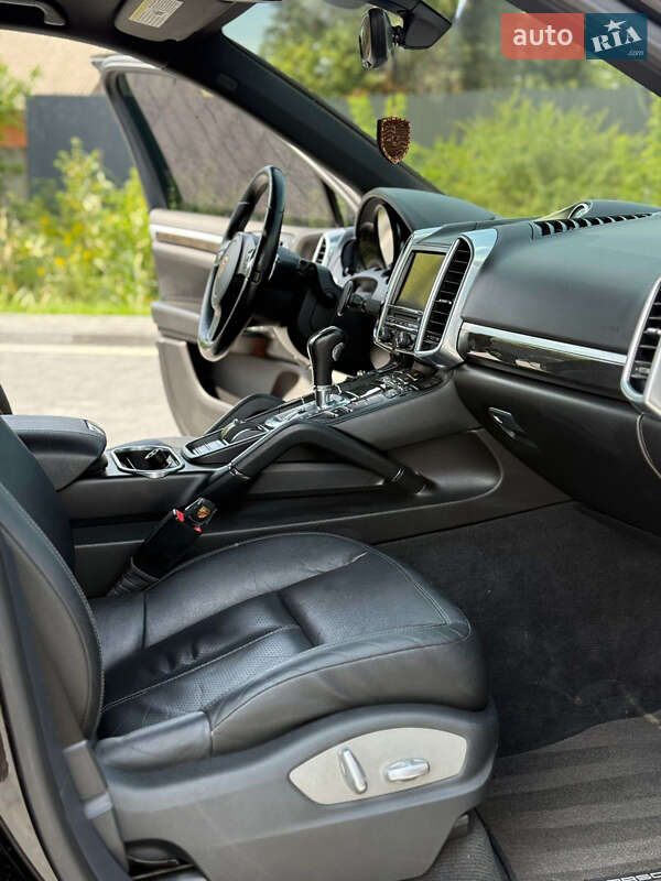 Позашляховик / Кросовер Porsche Cayenne 2013 в Самборі