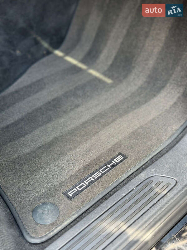 Позашляховик / Кросовер Porsche Cayenne 2013 в Самборі