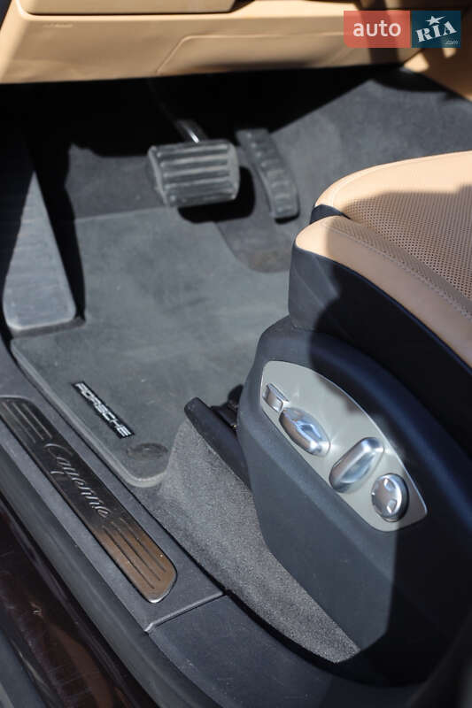 Позашляховик / Кросовер Porsche Cayenne 2015 в Києві