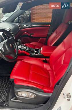 Внедорожник / Кроссовер Porsche Cayenne 2013 в Киеве