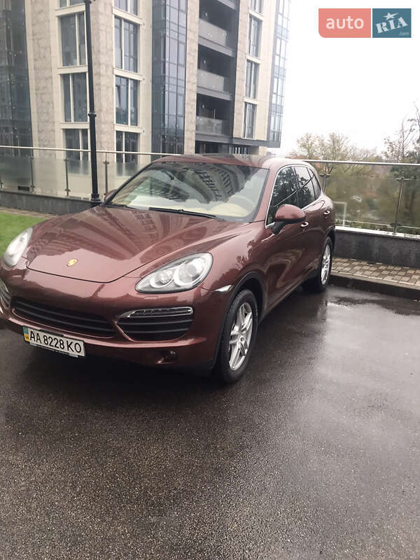 Внедорожник / Кроссовер Porsche Cayenne 2011 в Киеве