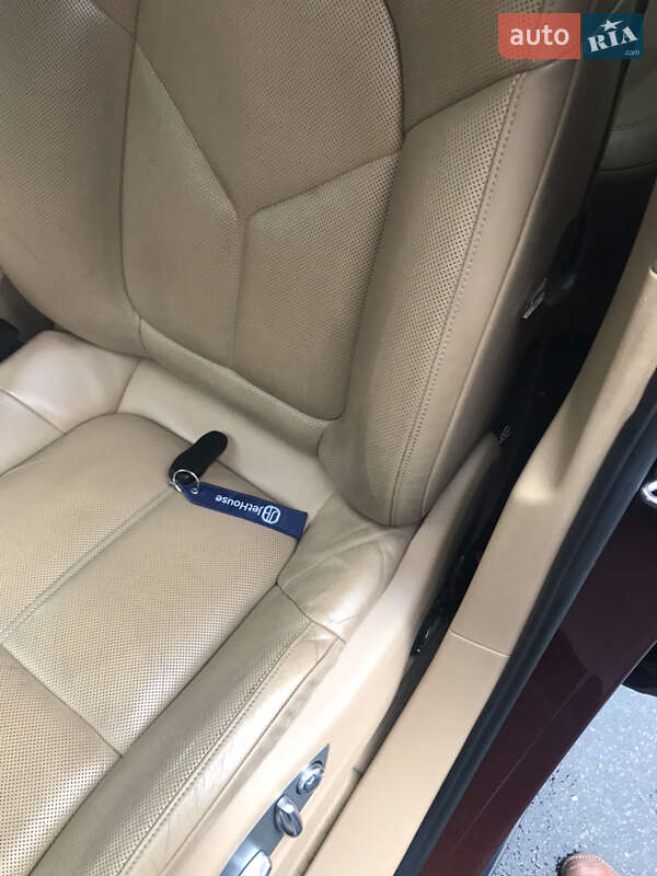 Внедорожник / Кроссовер Porsche Cayenne 2011 в Киеве