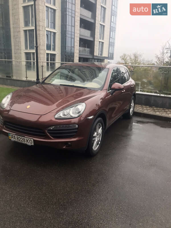 Внедорожник / Кроссовер Porsche Cayenne 2011 в Киеве