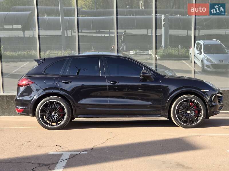 Внедорожник / Кроссовер Porsche Cayenne 2010 в Киеве