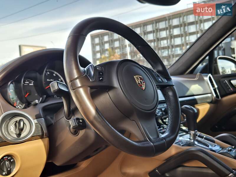 Внедорожник / Кроссовер Porsche Cayenne 2010 в Киеве
