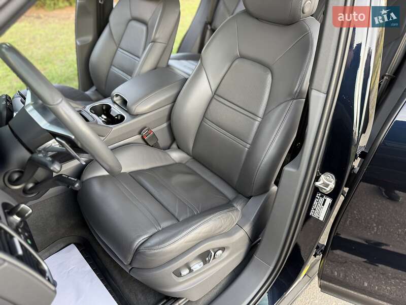 Позашляховик / Кросовер Porsche Cayenne 2018 в Дніпрі фото 15 Позашляховик / Кросовер Porsche Cayenne 2018 в Дніпрі