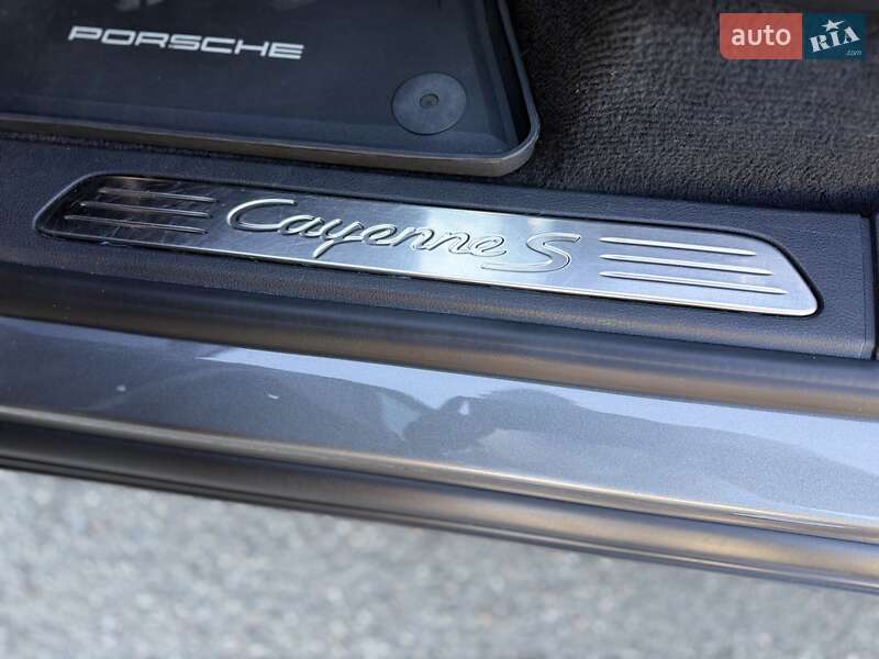 Позашляховик / Кросовер Porsche Cayenne 2015 в Малині фото 13 Позашляховик / Кросовер Porsche Cayenne 2015 в Малині