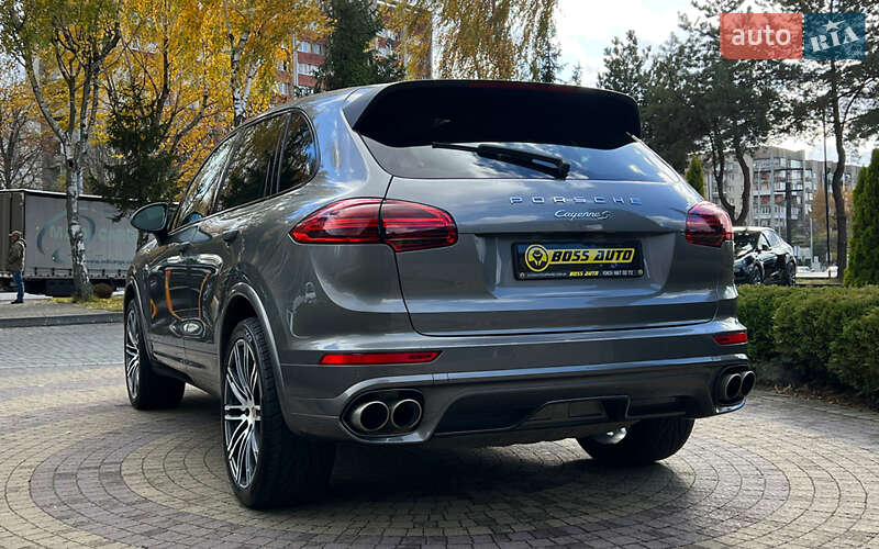 Внедорожник / Кроссовер Porsche Cayenne 2016 в Львове