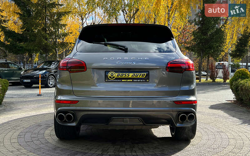 Внедорожник / Кроссовер Porsche Cayenne 2016 в Львове