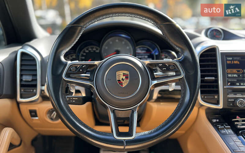 Внедорожник / Кроссовер Porsche Cayenne 2016 в Львове