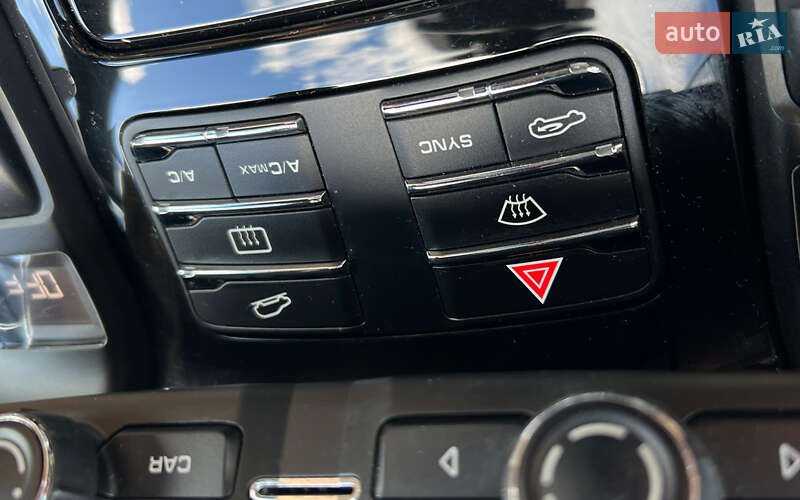 Внедорожник / Кроссовер Porsche Cayenne 2016 в Львове