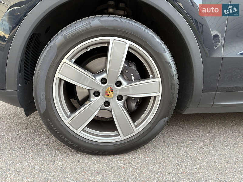 Позашляховик / Кросовер Porsche Cayenne 2018 в Києві