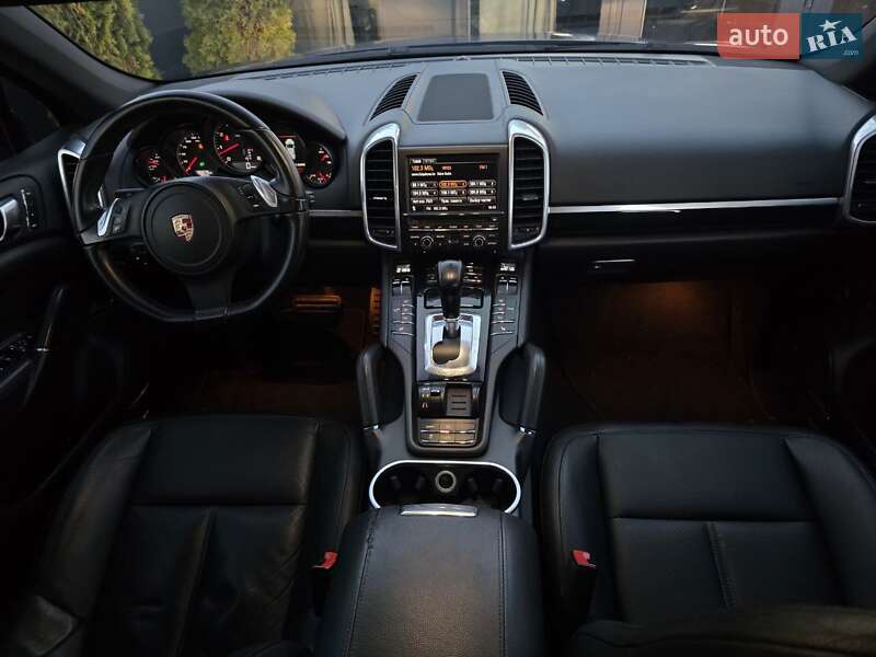 Позашляховик / Кросовер Porsche Cayenne 2011 в Тернополі