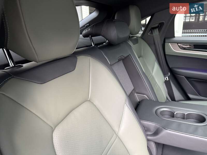 Внедорожник / Кроссовер Porsche Cayenne 2024 в Киеве