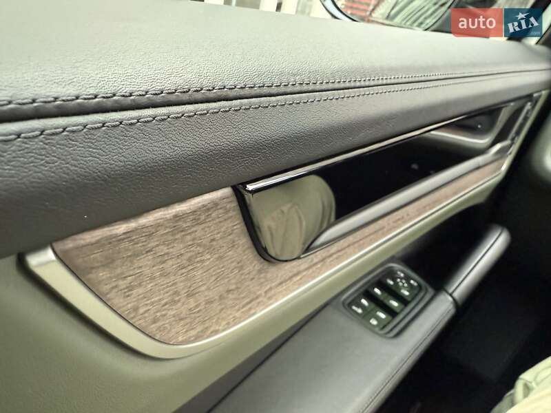 Внедорожник / Кроссовер Porsche Cayenne 2024 в Киеве